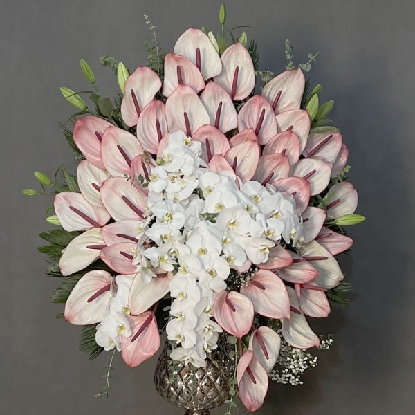 گل خواستگاری فلورانس در ظرف بلوری – هدیه گلی برای لحظه‌های تعهد و عشق