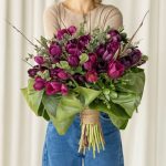 دسته گل لاله لاکچری سفید و زرد | طراحی لوکس برای مناسبت‌های خاص
