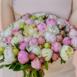 زیباترین دسته گل پیونی طبیعی و خوش‌رنگ از گلفروشی فلورانس