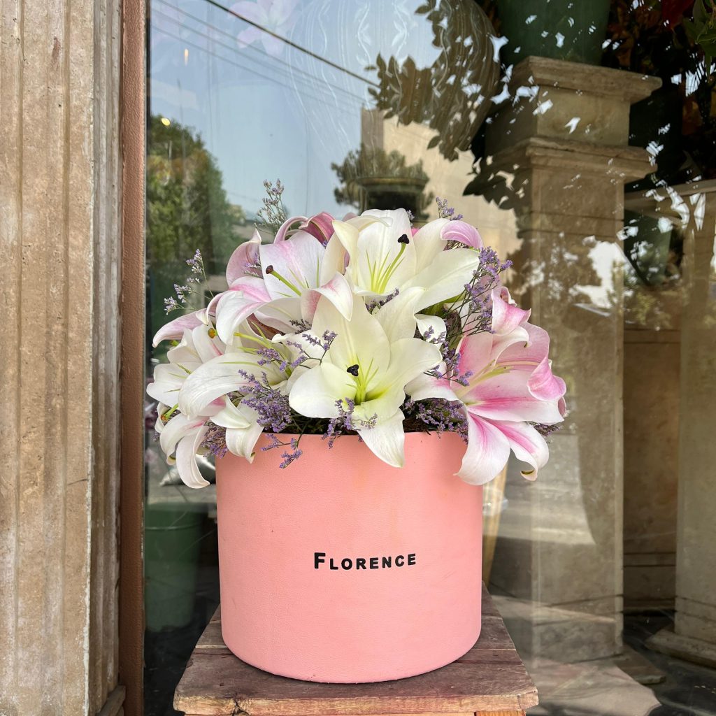 Florence؛ خرید آنلاین گل طبیعی مناسب هدیه و دکور