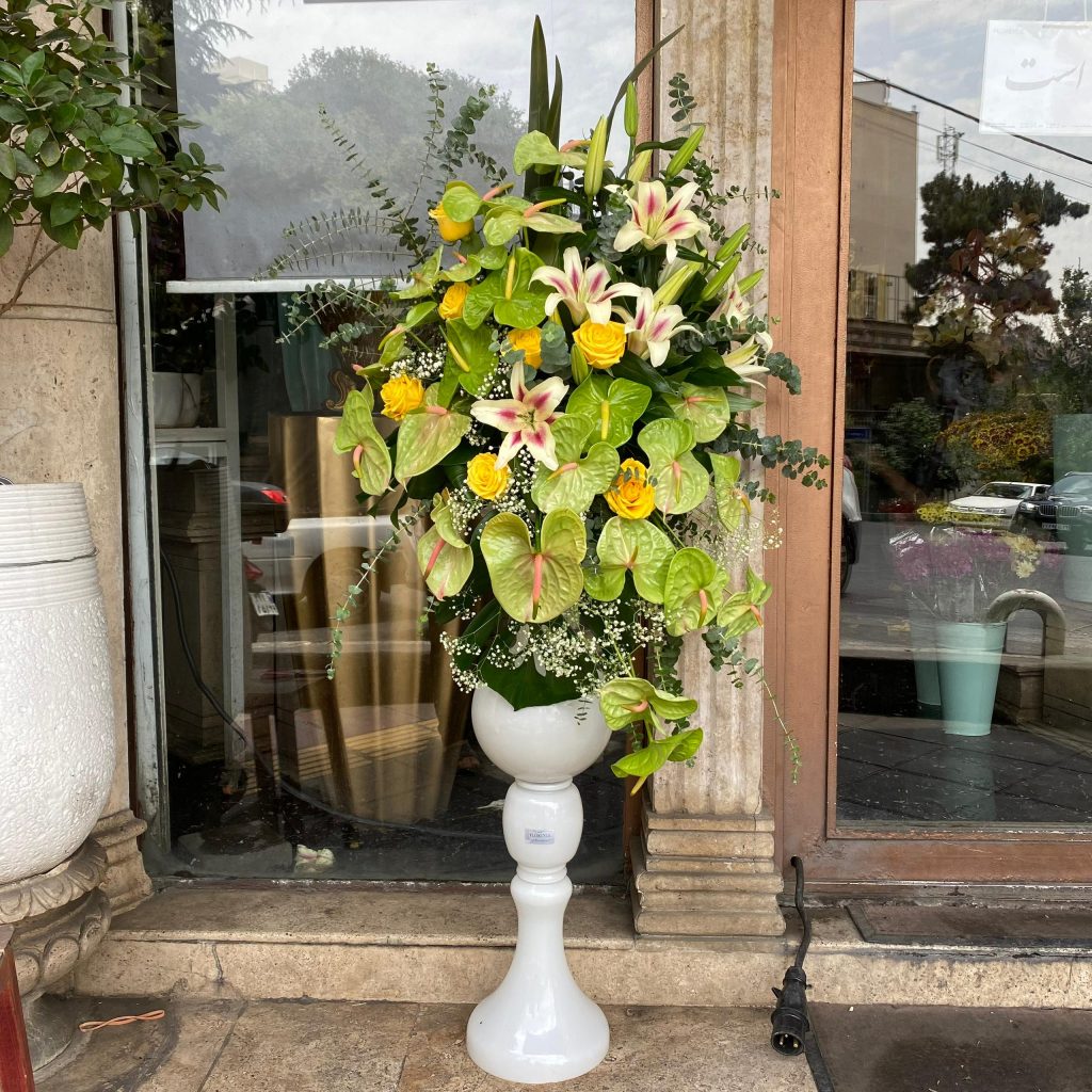 خرید آنلاین گل عاشقانه لاکچری با طراحی مینیمال از Florence