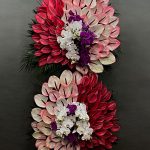 استند گل مراسم شادی با گل‌های رز، لیلیوم و طراحی ویژه جشن