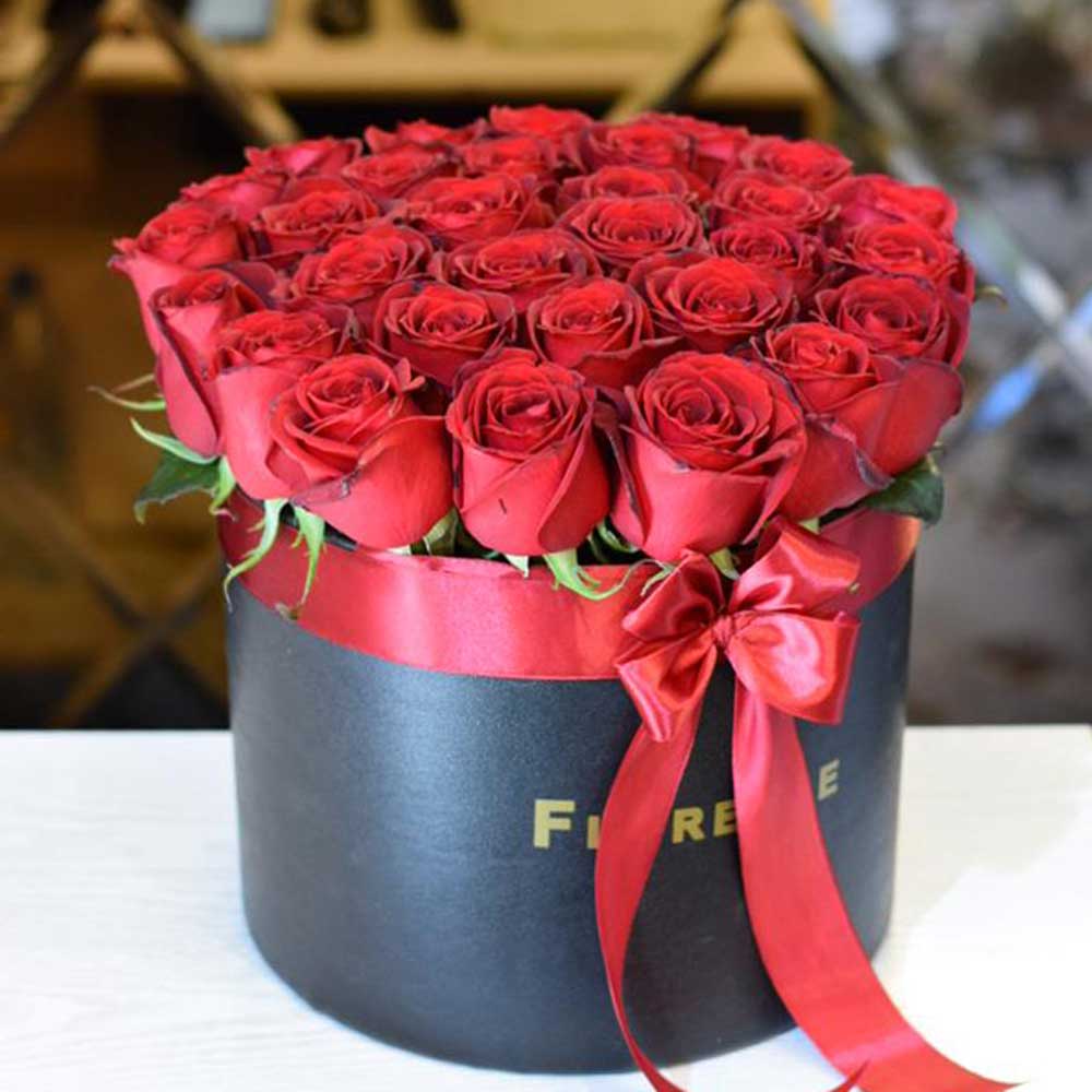 باکس رز قرمز گالری فلورانس – گزینه‌ای لوکس برای گل‌های خاص