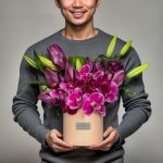 باکس گل کوچک فلورانس با گل‌های تازه و طراحی جمع‌وجور برای هدیه‌های ظریف و خاص