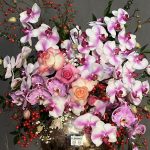 بلور گل ژرنالی فلورانس با گل‌آرایی هنری مناسب دکوراسیون شیک