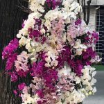 تاج گل ارکیده لوکس با چیدمان ایستاده برای مراسم بزرگ و رسمی