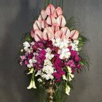 جام گل ویژه، طراحی خاص و گل‌های طبیعی با کیفیت عالی، برای هر مناسبت ویژه‌ای که می‌خواهید آن را با زیبایی و احساس خاص کنید، مناسب است.