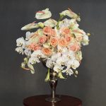 جام گل کوچک لاکچری – گل رز سفید در جام بلوری با طرح طلا