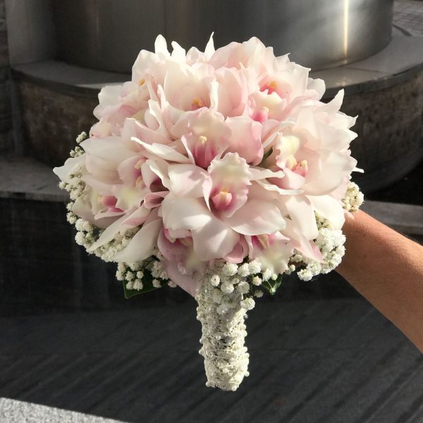 دسته گل ارکیده سیمبیدیوم صورتی مناسب مراسم عروسی لاکچری