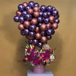 هدیه گل و بادکنک تولد شاد و رنگارنگ برای سورپرایز تولد خاص