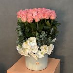 باکس رز و ارکیده سفید و صورتی با طراحی شیک و خاص