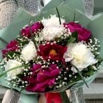 "دسته گل فانتزی پیونی - جلوه‌ای رنگارنگ و شاداب برای دکوراسیون و مناسبت‌ها"