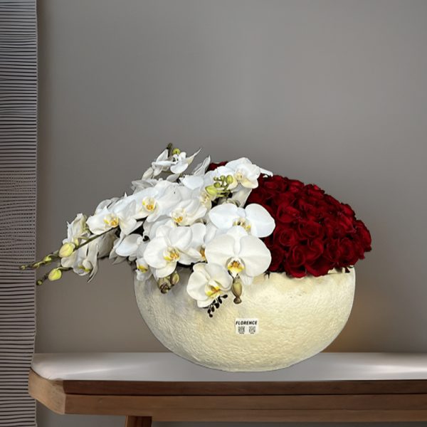 گلدان گل رز و ارکیده فلورانس – هماهنگی زیبای گل‌های لوکس