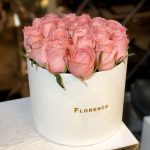 باکس رز فلورانس با گل‌های رنگارنگ و طراحی جذاب برای هدیه دادن