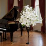 جام گل ارکیده سفید گالری فلورانس، گلدانی شیک و لوکس برای دکوراسیون داخلی مدرن