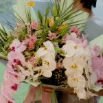 دسته گل بزرگ ارکیده فلورانس با گل‌های مجلل و ترکیب رنگی چشم‌نواز