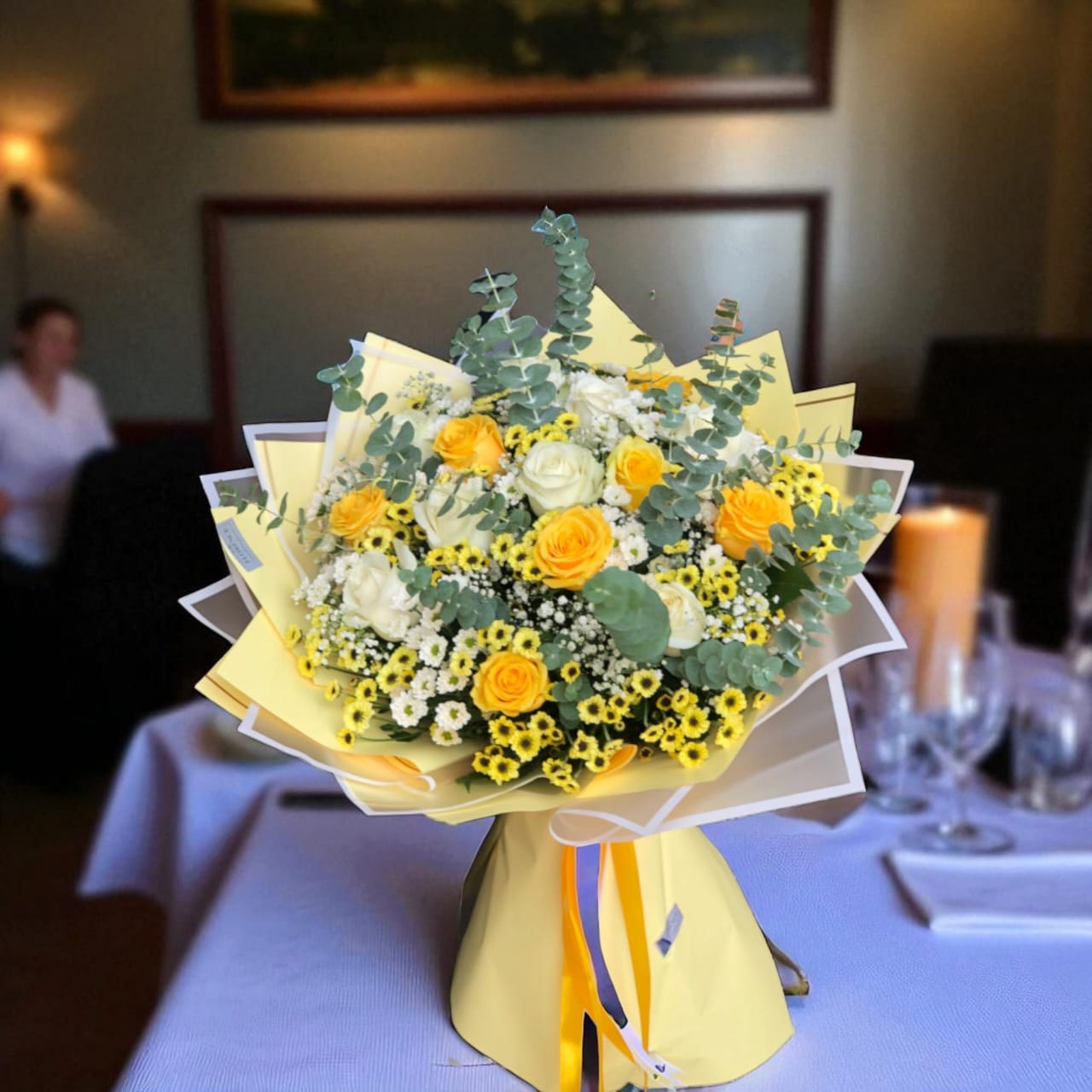 دسته-گل-خورشید-کد6193-1 "دسته گل خورشید با گلهای زرد و شاداب، ایدهآل برای تزئین فضا و هدیهای خاص"