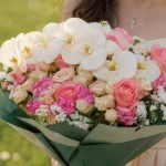 دسته گل رز مینیاتوری و ارکیده مخصوص هدیه و مناسبت‌های خاص
