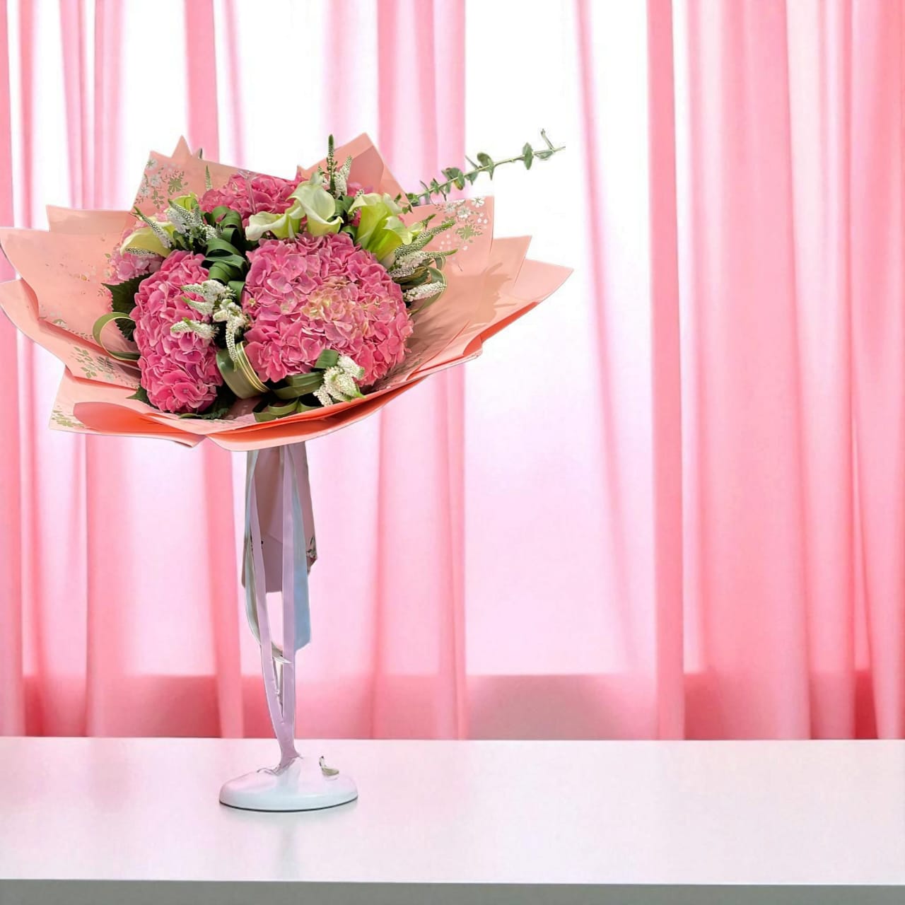 دسته-گل-صورتی-کد6180-1 "دسته گل صورتی – شکوه و زیبایی در هر گلبرگ"