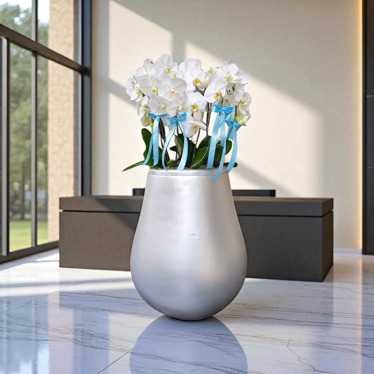 گلدان-سفید-ارکیده-لوکس-کد-6237-1 گلدان سفید ارکیده لوکس از فلورانس | طراحی مینیمالیستی با گلهای ارکیده سفید