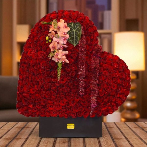 فریم قلب واژگون | دکوراسیون گل و هنر برای مناسبت‌های خاص