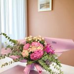 دسته گل هورتانسیا و جینجر – هدیه‌ای شیک و منحصر به فرد برای عزیزان