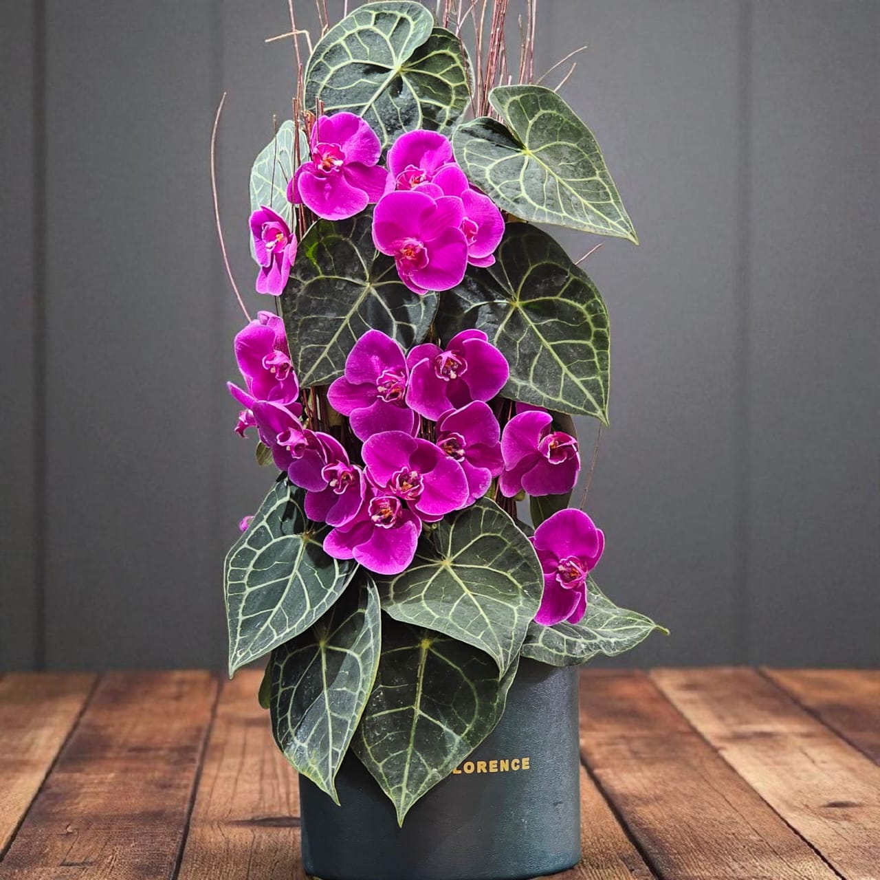 فریم-گل-کلارینرویوم-کد-6274-1 فریم گل کلارینرویوم با گلهای ارکیده کلارینرو و طراحی مدرن برای دکوراسیون داخلی