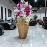 جام گل نمایشگاه لوکس با گل‌های آنتوریوم و رز برای افتتاحیه و مراسم رسمی