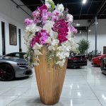 جام گل نمایشگاه طبیعی با گل‌های رنگارنگ مناسب برای غرفه‌های نمایشگاهی و مراسم افتتاحیه