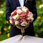 دسته گل عروس رنگارنگ با گل‌های زیبا و مدرن از فلورانس
