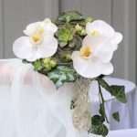 دسته گل عروس ارکیده و برگ فلورانس | ظرافت و زیبایی در یک طراحی منحصر به فرد