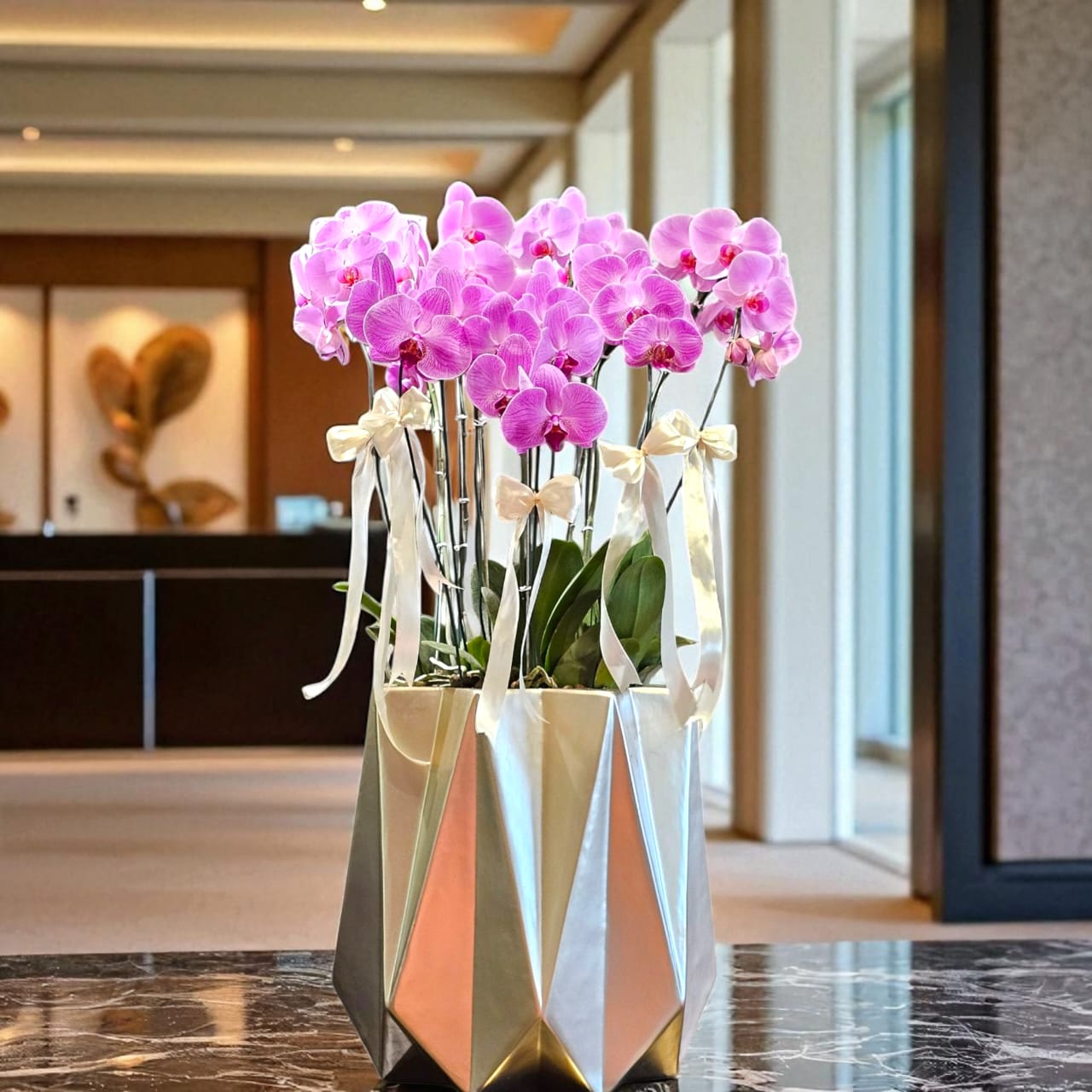 مجموعه-ارکیده-بیظیر-فلورانس-کد6316-1 "مجموعه ارکیده بیظیر فلورانس - ترکیب شیک و لوکس گلهای ارکیده با طراحی خاص از گلفروشی فلورانس"