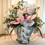 گلدان سفال گرد ترکیبی با لعاب رنگی و طراحی سنتی مناسب دکوراسیون داخلی