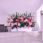 باکس گل 70سانت پینکی با گل‌های تازه و رنگ صورتی جذاب