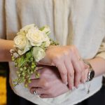 مچ‌بند گل رز سفید مینیاتوری؛ اکسسوریی از جنس احساس