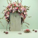 باکس گل کتابی سبز مینت؛ هدیه‌ای خاص با طراحی مینیمال و رنگ آرامش