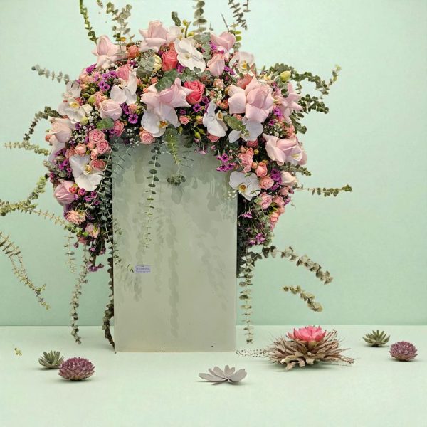 باکس گل کتابی سبز مینت؛ هدیه‌ای خاص با طراحی مینیمال و رنگ آرامش