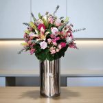 استوانه بلور با گل گرد بهاری شیک و مدرن