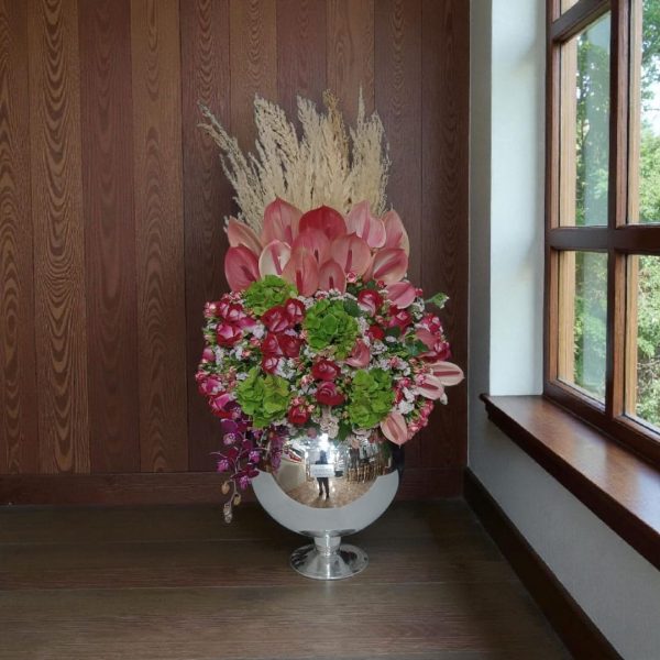 گلدان پاییزی پامپاس و رز با طراحی شیک