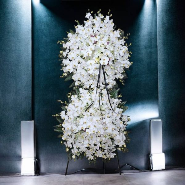 تاج گل تمام ارکیده با تاچ صورتی شیک و متفاوت