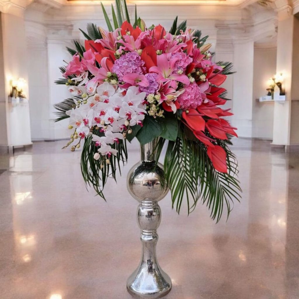 جام گل نقره ای صورتی فلورانس، انتخابی لوکس و چشم‌نواز برای هدیه‌های خاص.