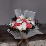 دسته گل رومیزی صورتی پنبه ای لطیف و عاشقانه مناسب دکوراسیون منزل و هدیه خاص