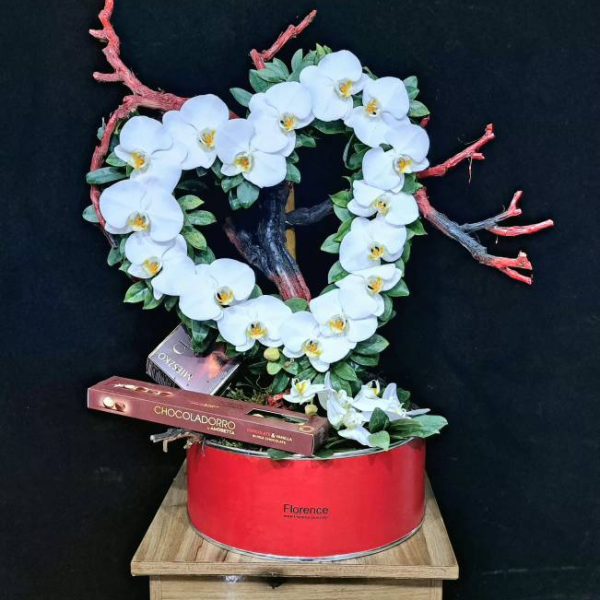 قلب با ارکیده سفید و شوکلات ولنتاین – کد H051