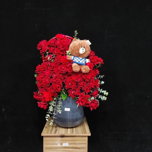 گلدان شفلور رز قرمز ولنتاین، هدیه‌ای زنده و گیاهی با تزیین خاص روز عشق از گلفروشی فلورانس