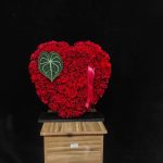 قلب رز ولنتاین، دسته‌گل یا تندیس عاشقانه به شکل قلب، ساخته شده از رزهای قرمز طبیعی و ماندگار