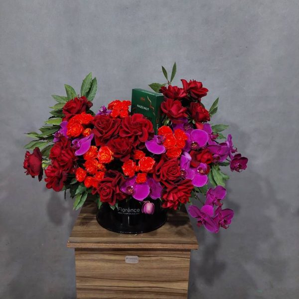 مولتی مشکی کوچک با رز قرمز ولنتاین – کد H042